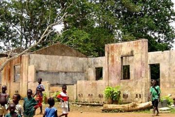 A school in Koindu damaged during the Sierra Leone Civil War by the Revolutionary United Front (RUF).
